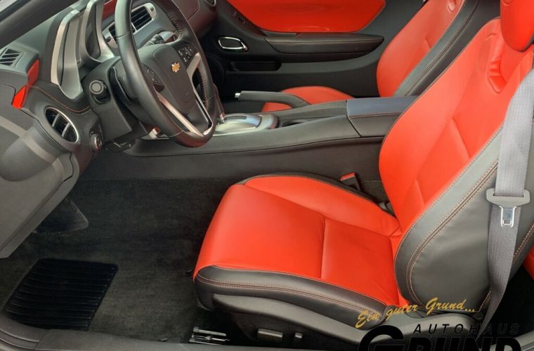 Chevrolet Camaro Coupe 6.2 V8 2
